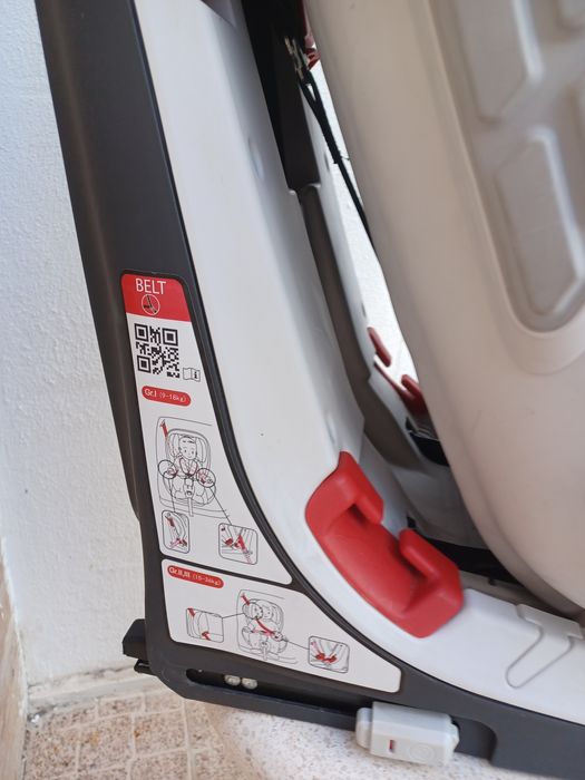 Cadeira auto Chicco com isofix