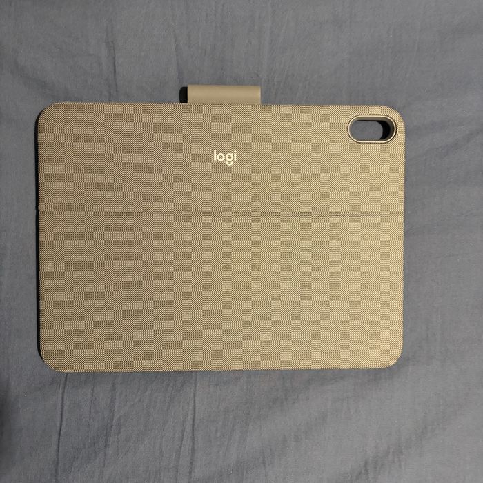 Etui Logitech Combo Touch do iPad 10. / 11. Gen (A16) stan BDB, PL