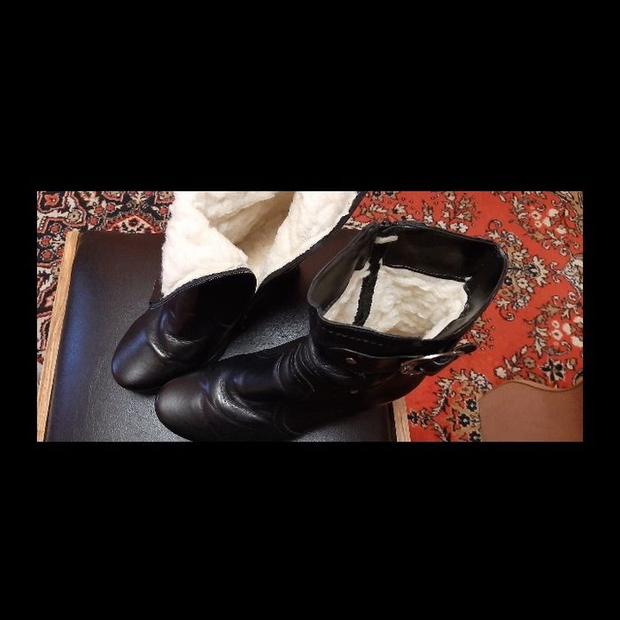 Продам сапожки женские