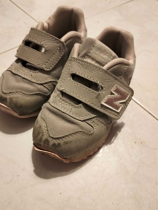 Tênis new balance 23