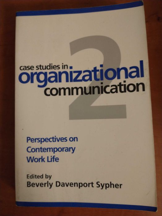 Vários livros de comunicação organizacional