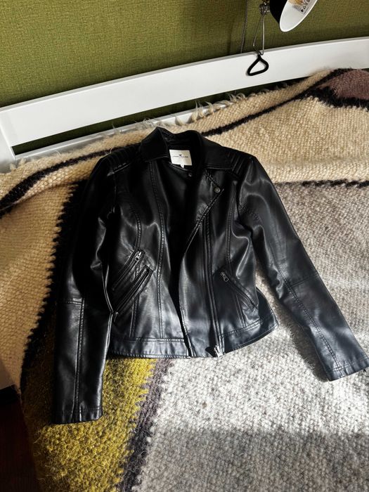 Продам чорну куртку зі штучної шкіри Tom Tailor