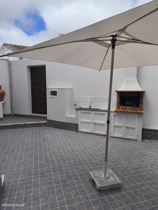 Moradia T5 com terraço e varanda em Óbidos