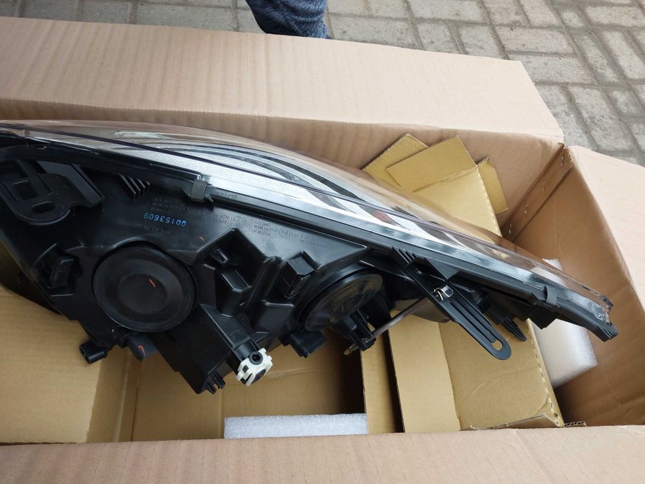 RENAULT MEGANE III LIFT 2013+ lampa przednia nowa