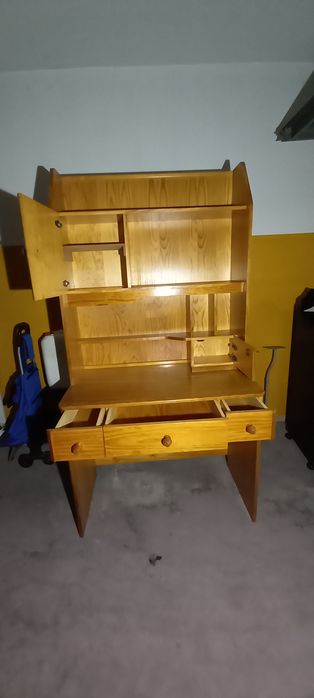 Secretária com Alçado em Pinho