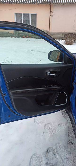 Продам Jeep Compass