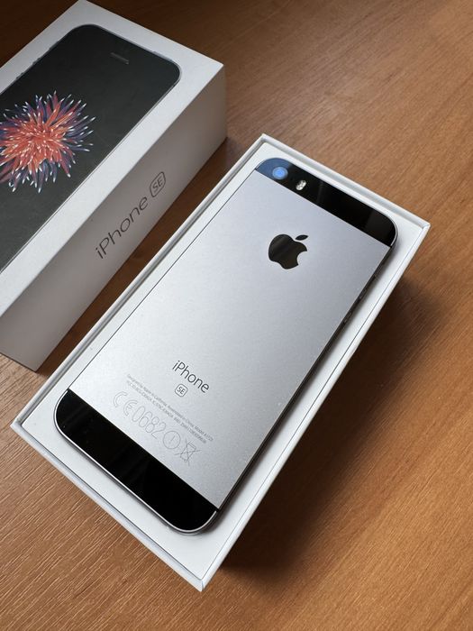 Телефон iPhone 5se 32gb