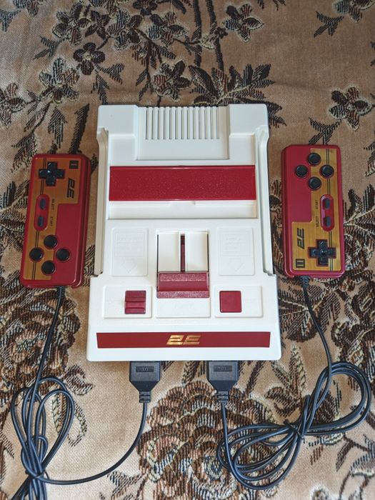 Игровая консоль (приставка) 8-bit