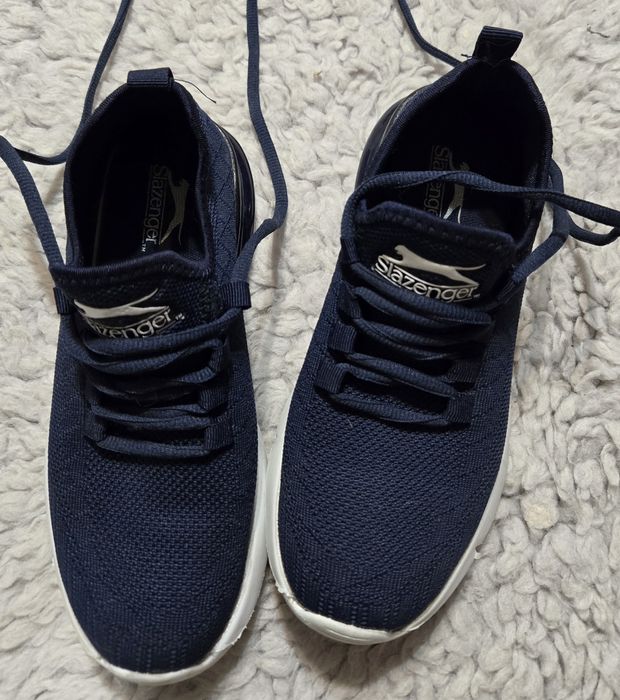 Granatowe buty sportowe roz 36