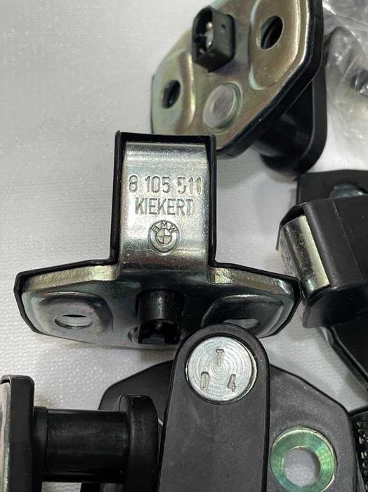 Кліновий фіксатор дверного замку (петля, скоба) до BMW Е36, та BMW Е34