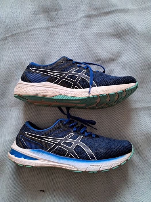 Кросівки Asics 40 р. 600 грн.