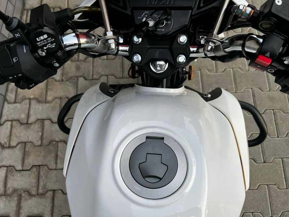 Мотоцикл 2025 Lifan kp200
