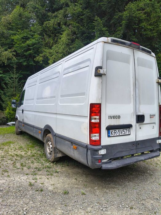 Bus Iveco daily 2,3.  Z klimą