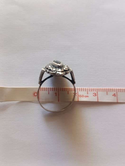 Antigo anel em prata com pedra ônix