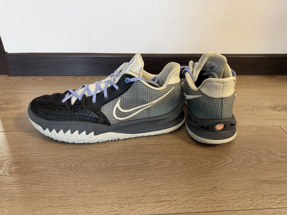 シューズ(男性用) Nike Kyrie4 BLACK/LLIC SILVER 26cm nike kyrie 4 - купити чоловічі кросівки - Ціна на OLX.ua