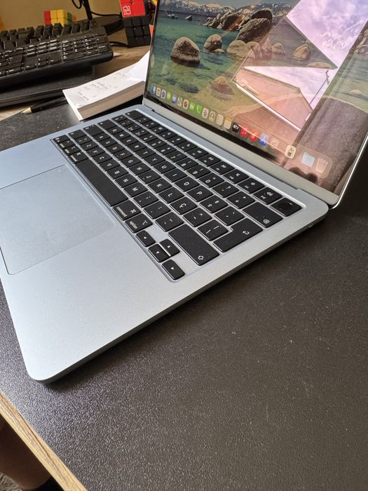 MacBook Air M4 Sky Blue 4ciclos