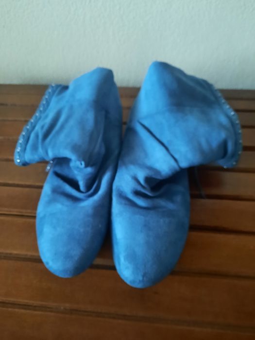 Botins rasos azuis
