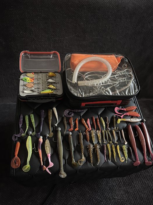 Приманки : воблера, блешні, силікон