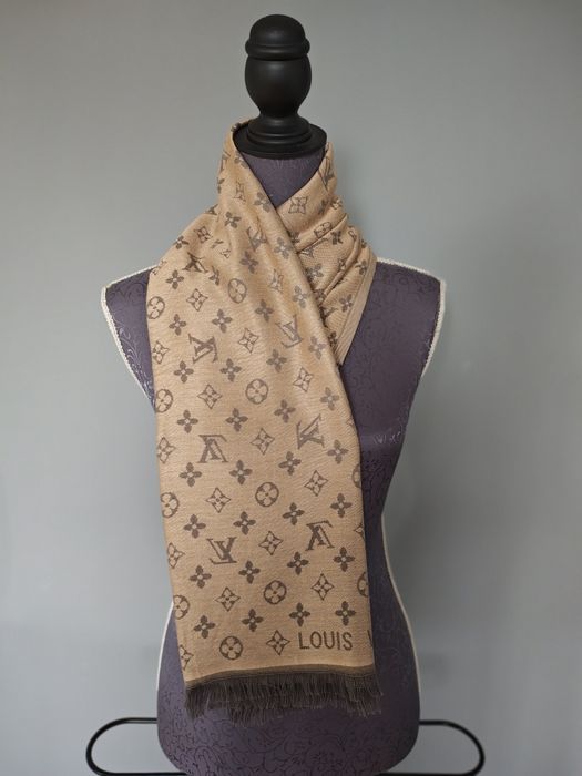 Szal Louis Vuitton.