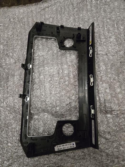 Дісплей для штатної мультимедія Passat B8