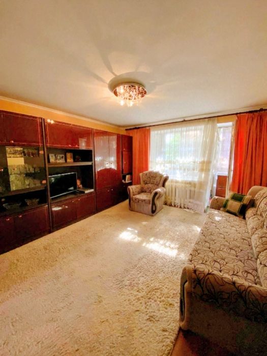 3 кімн.Продаж.Ціна:25 600$.Вул.2а Залізнична,б.22А,Пов.2/3;65/41/12м2