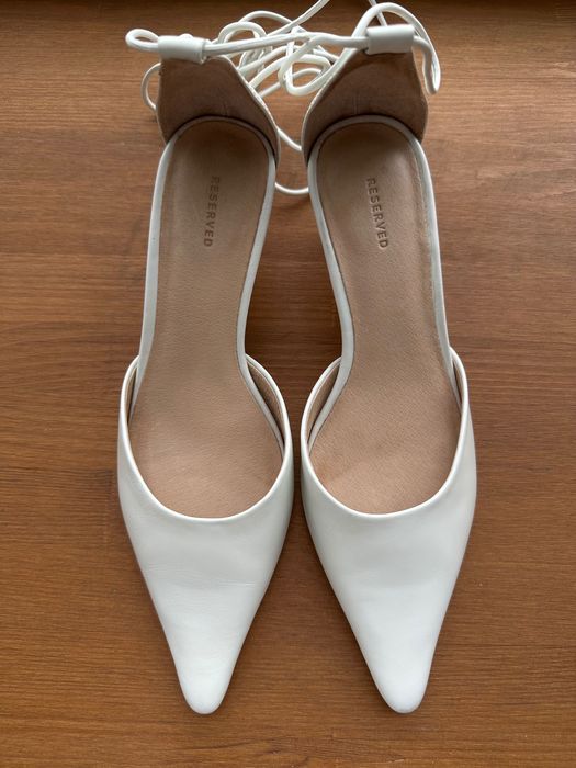 Туфлі білі, жіночі