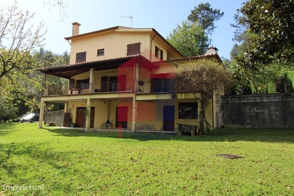 Moradia V4, Santiago Carreiras