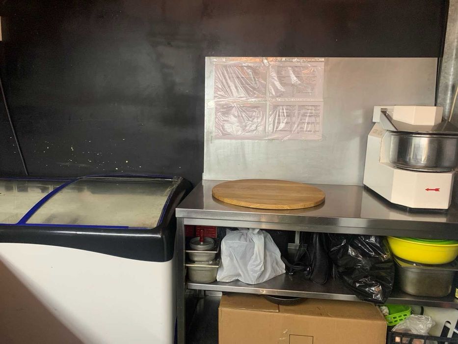 Срочно недорого в зв'язку з виїздом продам фастфуд