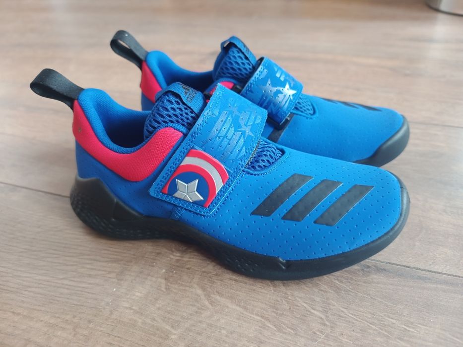 Buty dziecięce Adidas Marvel 34 Avengers Nowe Chłopięce na rzep