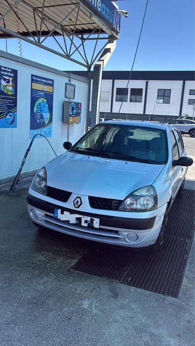 Renault Clio 1.2 2001 | Starts and Runs | For Repair or Parts