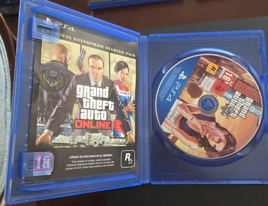 PlayStation 4 (PS4) + 2 Comandos + 3 Jogos | COMO NOVO