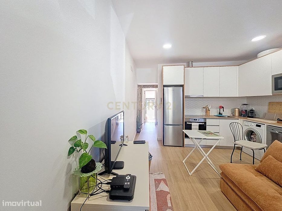 Casa Renovada em Campanhã, Porto - 1 Quarto e Jardim