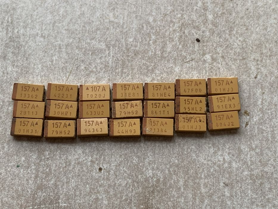 Танталові та керамічні конденсатори