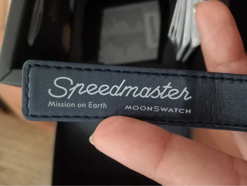 MoonSwatch SO33G100 Omega x Swatch - Earth Tone Strap Detail