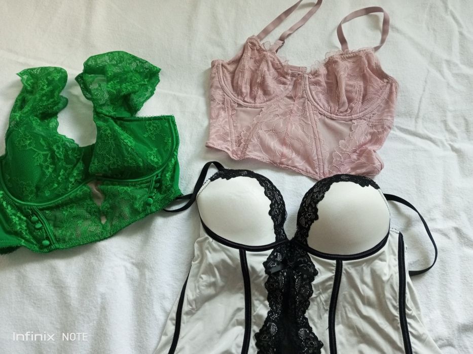 Білизна жіноча,купальники