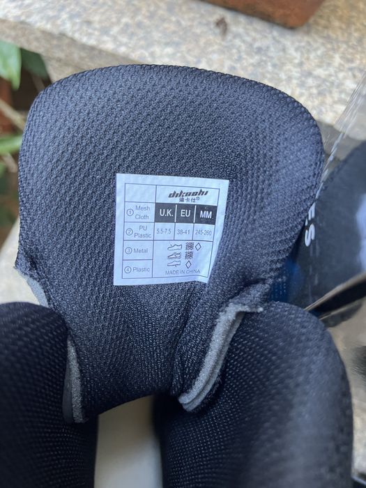 Patins em linha ajustáveis preto/azul