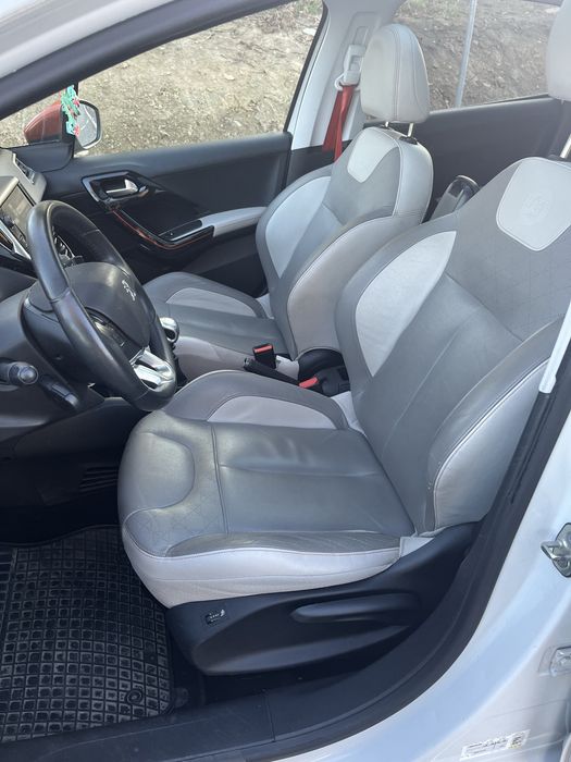 Peugeot 208 1.6 HDi Roland Garros