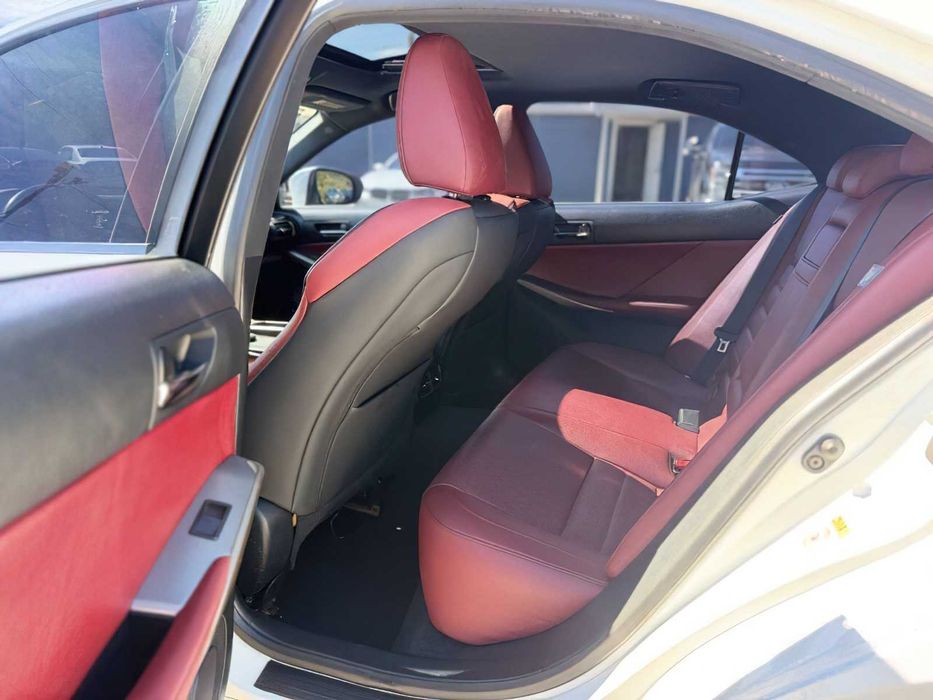 Lexus IS 250 Crafted Line      2015