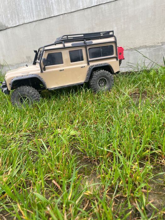 Traxxas Defender 1:10 w pełni sprawny