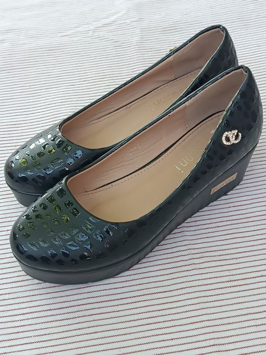 Туфлі на дівчинку