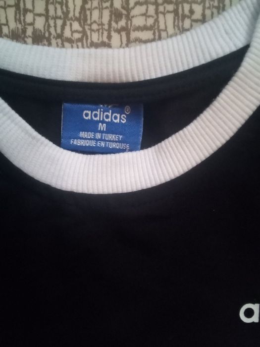 Свитер ADIDAS  в отличном состоянии