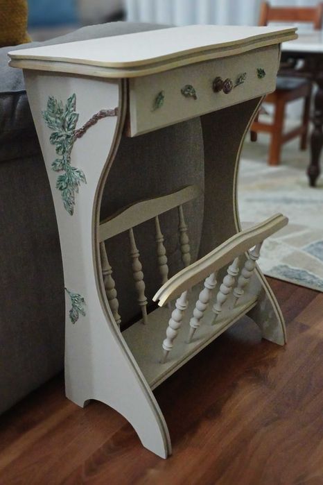Mesa de Apoio/Porta Revistas