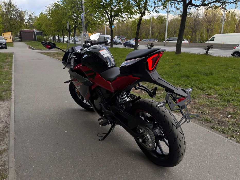 Мотоцикл CFMOTO 250SR LITE