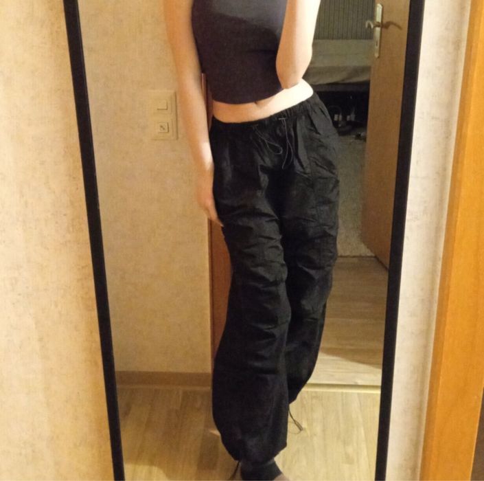 Штани парашути bershka