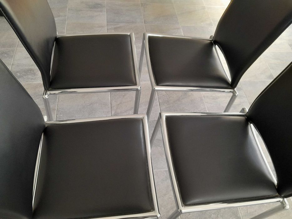 Cadeiras pele como novas