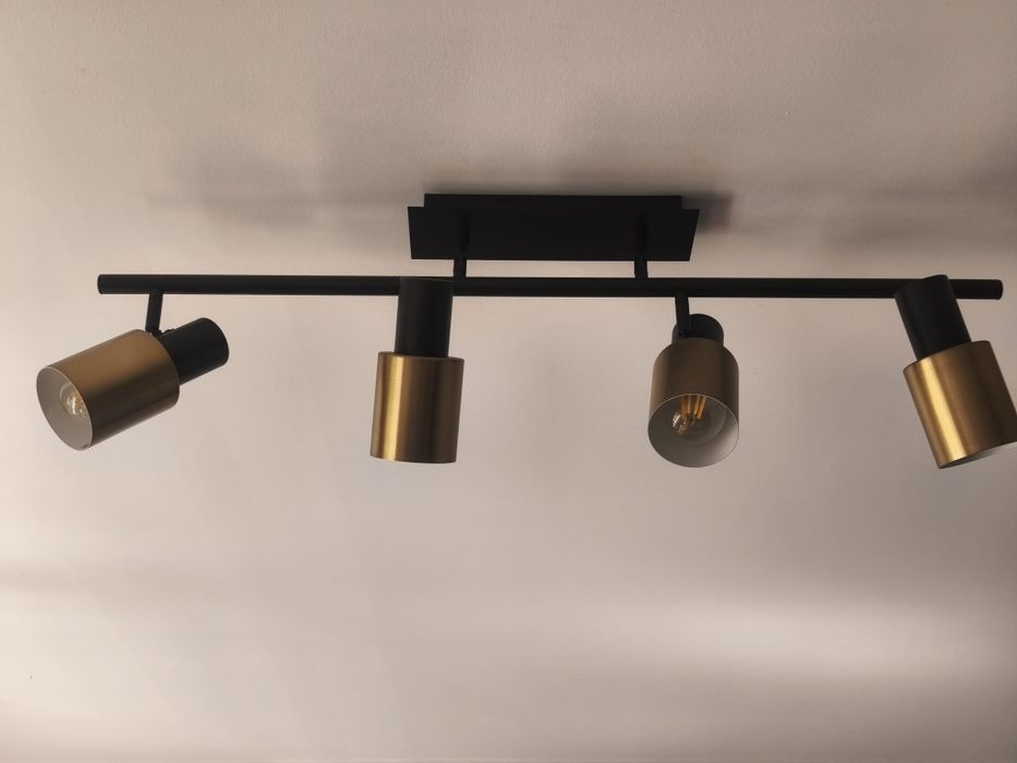 Candeeiro de teto como novo