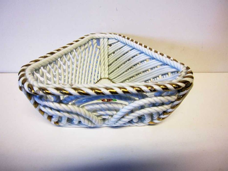 lindissimo  antigo cesto em porcelana francesa pintado à mão