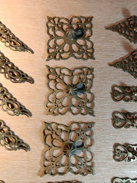 Ferragens Antigas em Latão/Bronze para restauro de móveis