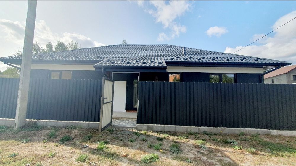 Будинок біля озера з ремонтом і меблями