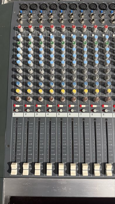 Allen & Heath PA28 + case